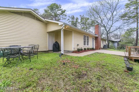 Exterior - 4676 Cheryl Dr, Jackson, MS 39211 photo 4 of 6