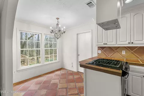 Kitchen - 4676 Cheryl Dr, Jackson, MS 39211 photo 4 of 4