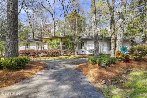 1730 Bellewood Rd, Jackson, MS 39211