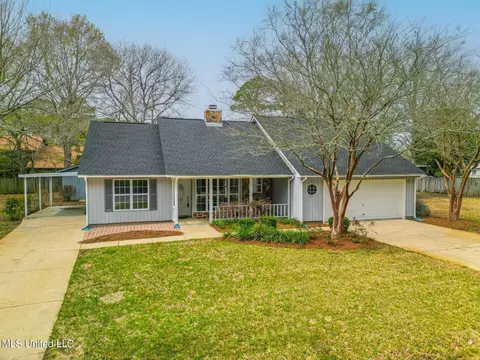 2105 Barracuda Dr, Gautier, MS 39553