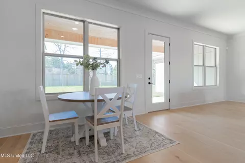 Dining - 122 Trace Pointe Pl, Clinton, MS 39056 photo 2 of 3
