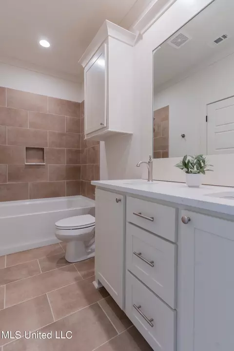 Bath - 122 Trace Pointe Pl, Clinton, MS 39056 photo 11 of 13