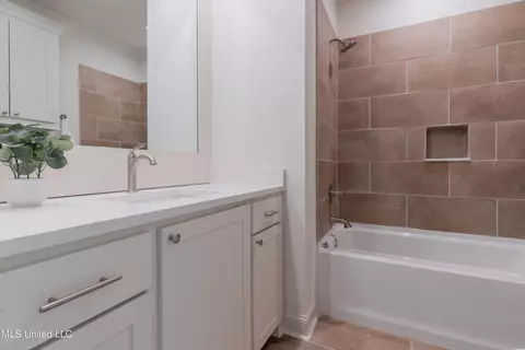 Bath - 122 Trace Pointe Pl, Clinton, MS 39056 photo 6 of 13