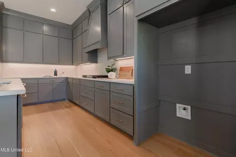 Kitchen - 122 Trace Pointe Pl, Clinton, MS 39056 photo 2 of 11