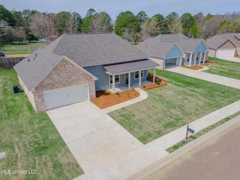 Exterior - 122 Trace Pointe Pl, Clinton, MS 39056 photo 4 of 26