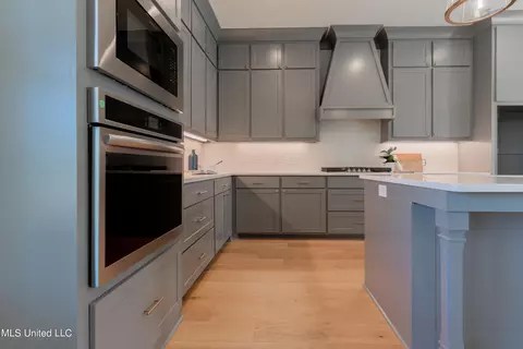 Kitchen - 122 Trace Pointe Pl, Clinton, MS 39056 photo 8 of 11