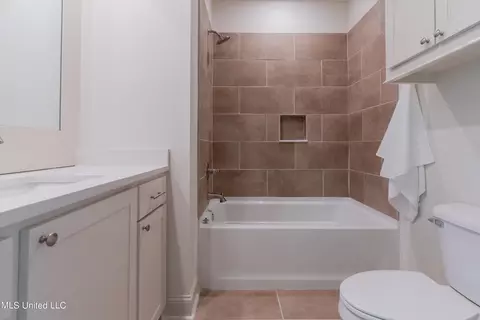 Bath - 122 Trace Pointe Pl, Clinton, MS 39056 photo 8 of 13