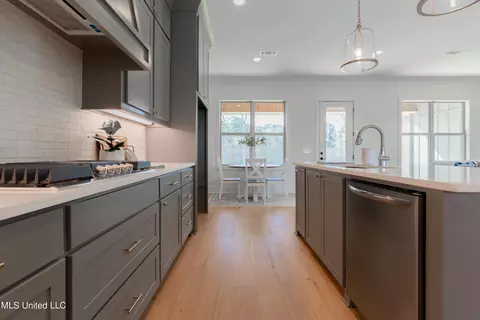 Kitchen - 122 Trace Pointe Pl, Clinton, MS 39056 photo 10 of 11