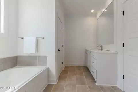 Bath - 122 Trace Pointe Pl, Clinton, MS 39056 photo 2 of 13