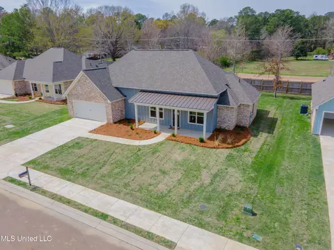 Exterior - 122 Trace Pointe Pl, Clinton, MS 39056 photo 3 of 26
