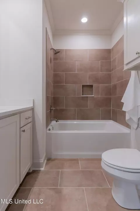 Bath - 122 Trace Pointe Pl, Clinton, MS 39056 photo 9 of 13
