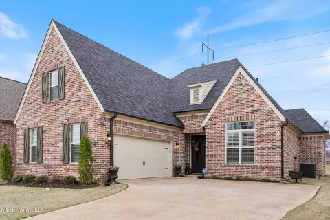 Exterior - 3302 Kreunen St, Nesbit, MS 38651 photo 2 of 5