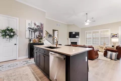 Kitchen - 3302 Kreunen St, Nesbit, MS 38651 photo 4 of 4