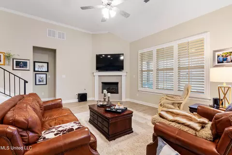 Living - 3302 Kreunen St, Nesbit, MS 38651 photo 1 of 4