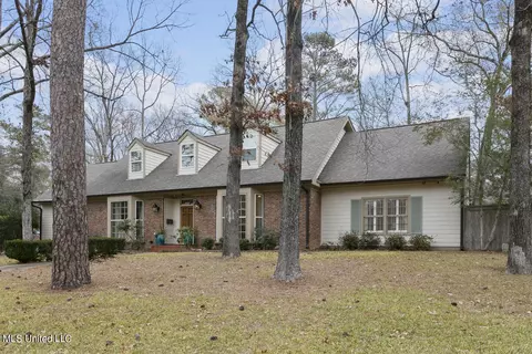 4646 Northampton Dr, Jackson, MS 39211
