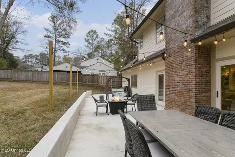 Exterior - 4646 Northampton Dr, Jackson, MS 39211 photo 4 of 8