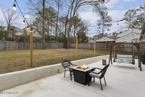 Exterior - 4646 Northampton Dr, Jackson, MS 39211 photo 5 of 8