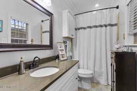 Bath - 4646 Northampton Dr, Jackson, MS 39211 photo 4 of 7