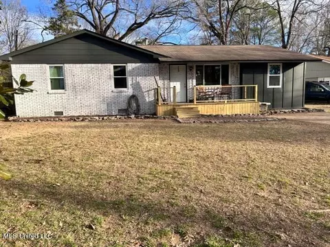 440 Oakhurst Dr, Hernando, MS 38632