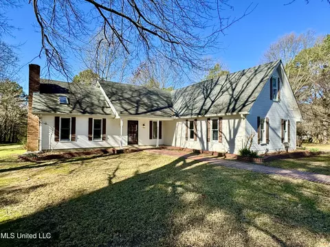 11185 Whispering Pines Dr, Olive Branch, MS 38654
