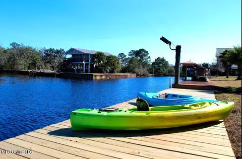 11144 New York St, Bay Saint Louis, MS 39520