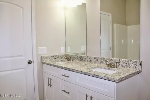 Bath - 127 Willie Finch Rd, Lucedale, MS 39452 photo 1 of 3