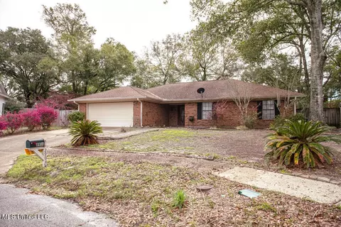 2904 Oakridge Pl, Gulfport, MS 39507