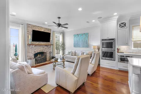 Living - 1416 Windrose Dr, Brandon, MS 39047 photo 2 of 5