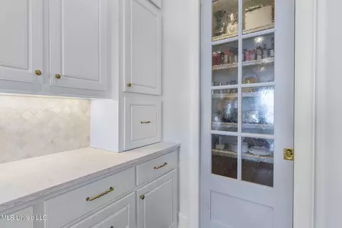 Kitchen - 1416 Windrose Dr, Brandon, MS 39047 photo 10 of 11