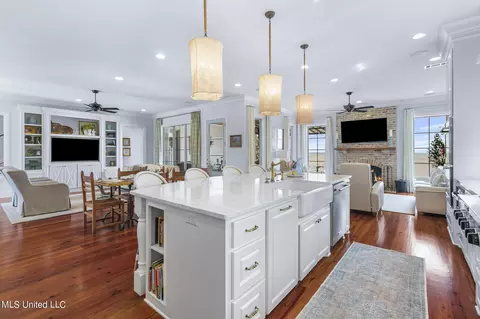 Kitchen - 1416 Windrose Dr, Brandon, MS 39047 photo 8 of 11
