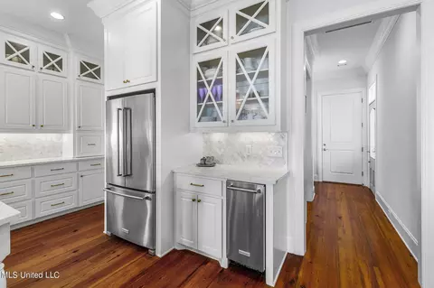 Kitchen - 1416 Windrose Dr, Brandon, MS 39047 photo 2 of 11