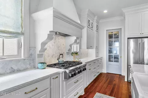 Kitchen - 1416 Windrose Dr, Brandon, MS 39047 photo 5 of 11