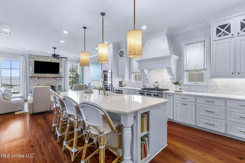 Kitchen - 1416 Windrose Dr, Brandon, MS 39047 photo 7 of 11