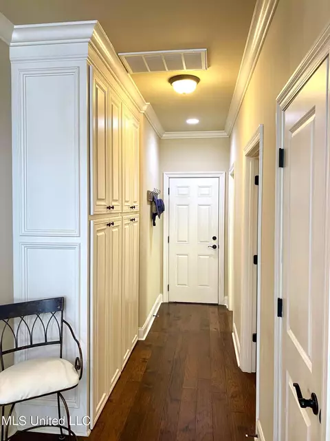Entry Way - 254 Bellamy Ct, Flowood, MS 39232 photo 7 of 7