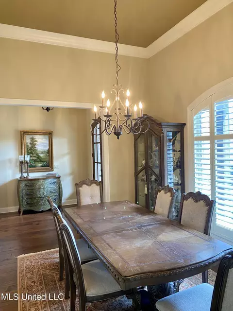 Dining - 254 Bellamy Ct, Flowood, MS 39232 photo 2 of 4