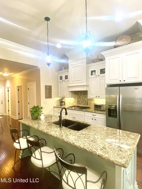Kitchen - 254 Bellamy Ct, Flowood, MS 39232 photo 10 of 10