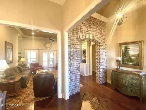 Entry Way - 254 Bellamy Ct, Flowood, MS 39232 photo 4 of 7