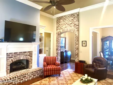 Living - 254 Bellamy Ct, Flowood, MS 39232 photo 2 of 6
