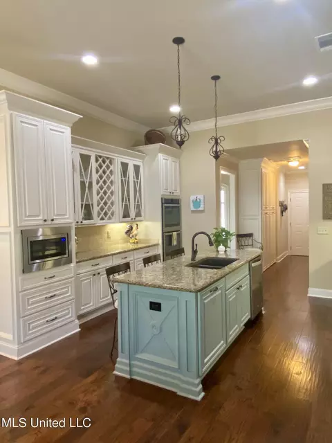 Kitchen - 254 Bellamy Ct, Flowood, MS 39232 photo 3 of 10