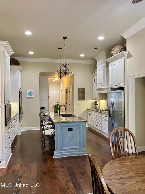 Kitchen - 254 Bellamy Ct, Flowood, MS 39232 photo 1 of 10