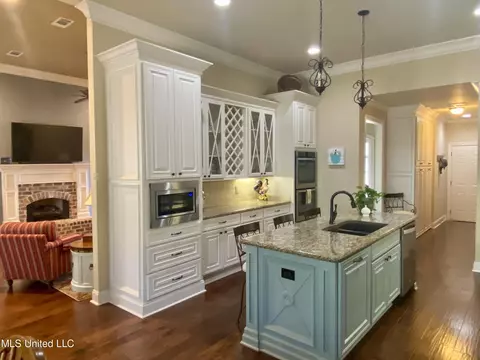 Kitchen - 254 Bellamy Ct, Flowood, MS 39232 photo 5 of 10