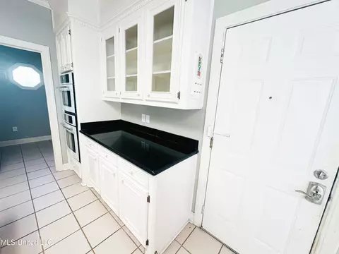 Kitchen - 143 Timber Green Ln, Canton, MS 39046 photo 3 of 4