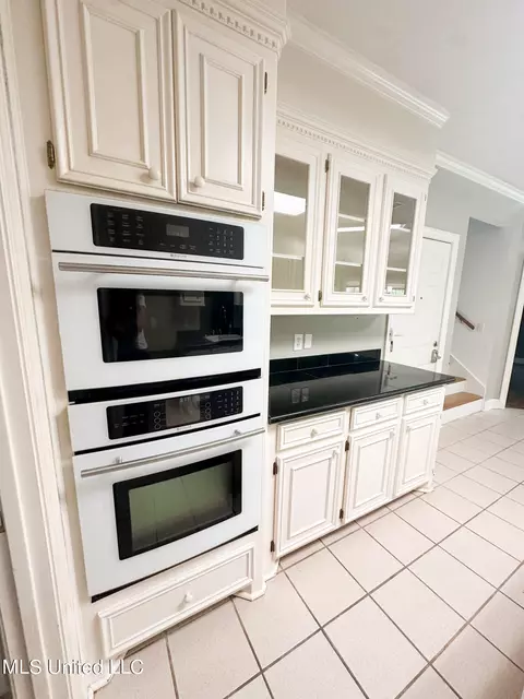 Kitchen - 143 Timber Green Ln, Canton, MS 39046 photo 2 of 4
