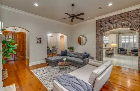 Living - 138 Grayhawk Dr, Madison, MS 39110 photo 5 of 10