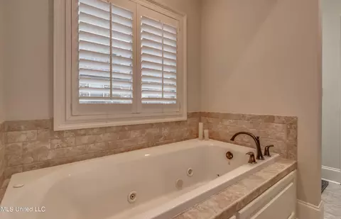Bath - 138 Grayhawk Dr, Madison, MS 39110 photo 2 of 9