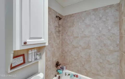 Bath - 138 Grayhawk Dr, Madison, MS 39110 photo 8 of 9