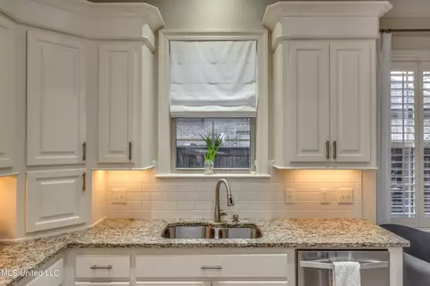 Kitchen - 138 Grayhawk Dr, Madison, MS 39110 photo 5 of 8