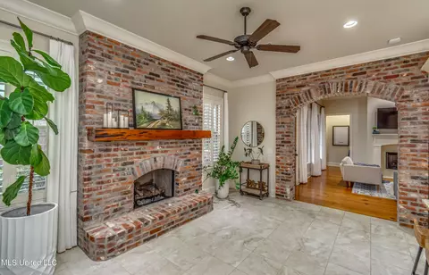 Living - 138 Grayhawk Dr, Madison, MS 39110 photo 9 of 10
