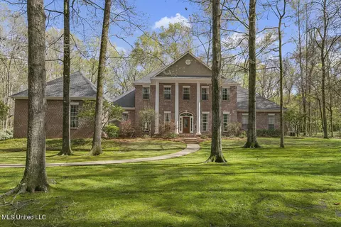 194 Meadowlark Ln, Ridgeland, MS 39157