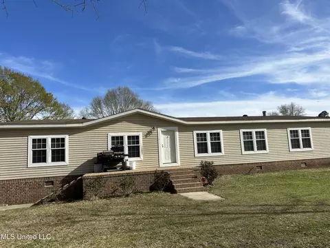 7792 Oil Well Road Rd, Richton, MS 39476